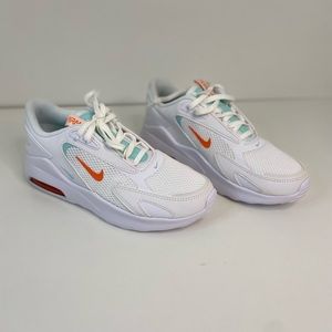 NIKE AIR MAX BOLT SIZE 7 WOMENS.
